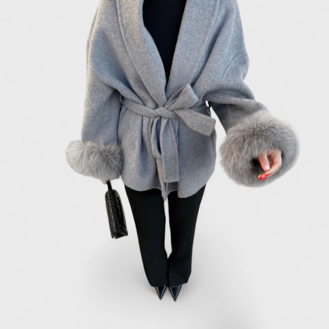 Cléa™ – Manteau élégant avec détails en fausse fourrure