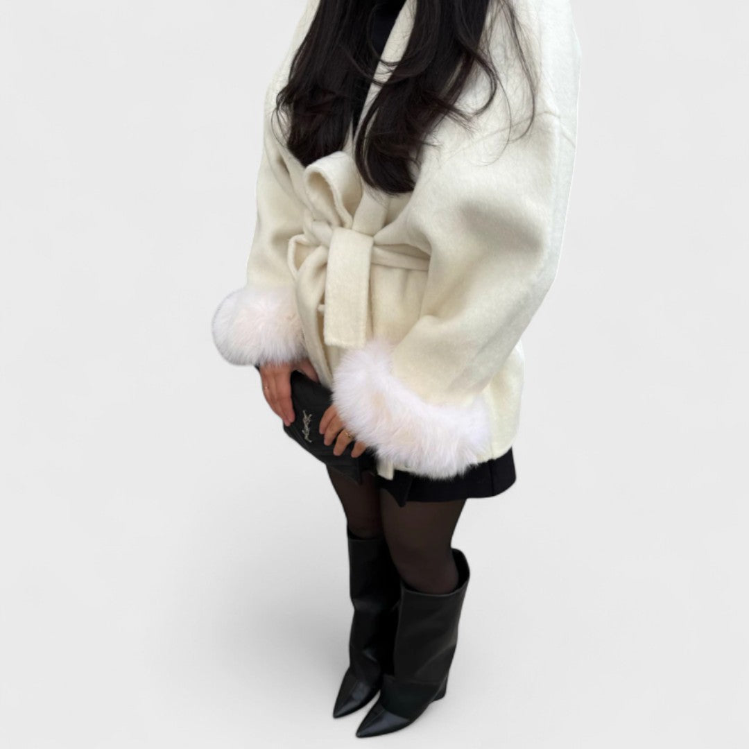 Cléa™ – Manteau élégant avec détails en fausse fourrure