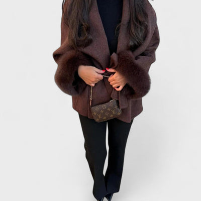 Cléa™ – Manteau élégant avec détails en fausse fourrure