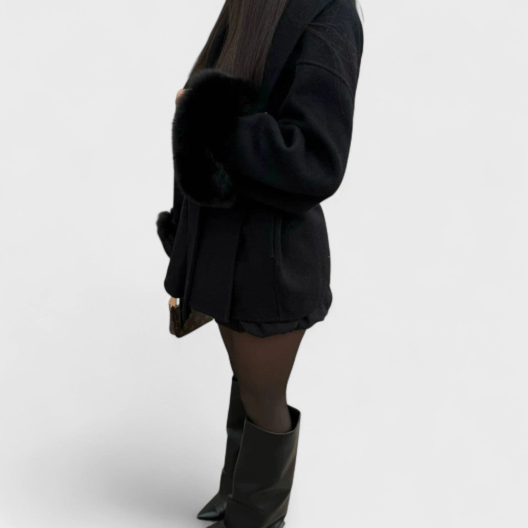 Cléa™ – Manteau élégant avec détails en fausse fourrure