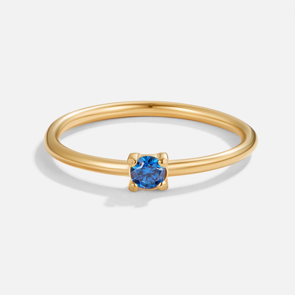 Bague en or avec pierre de naissance